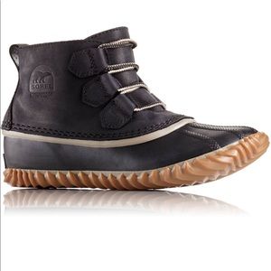 Black Sorel Out and About Boot - Black